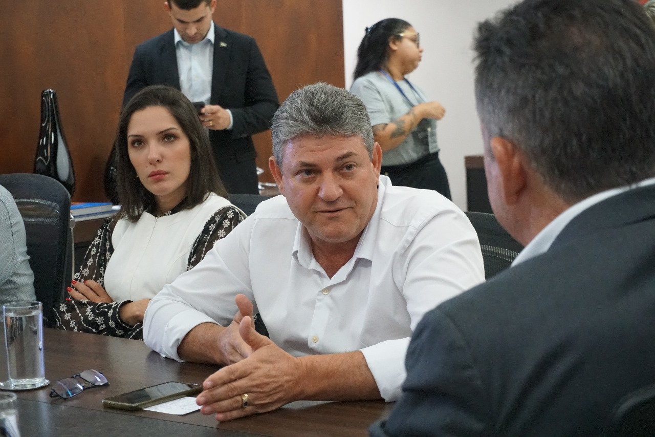 Deputado Valmir Moretto, governador Mauro Mendes e prefeitos se unem pela saúde regional