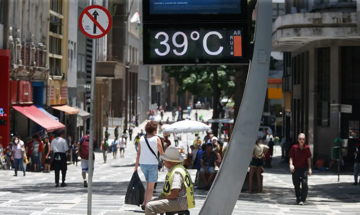 Janeiro foi mês mais quente já registrado no mundo, afirmam cientistas
