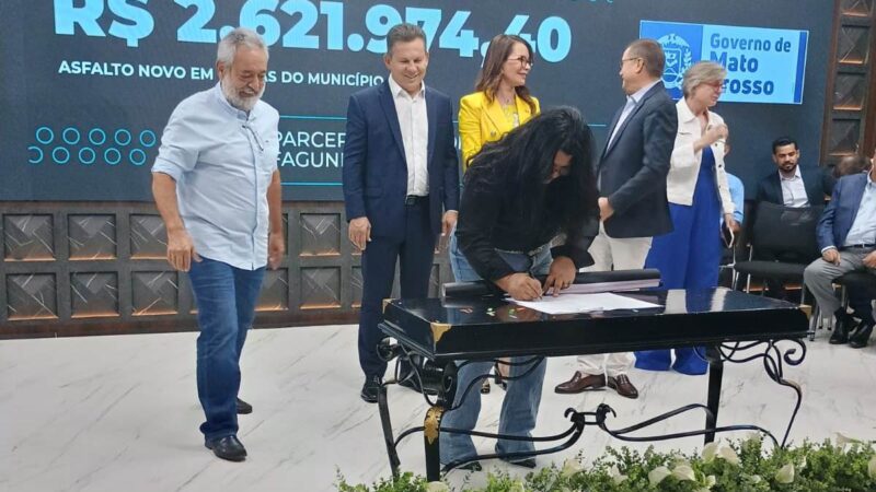 Maria Lúcia assina convênio para deixar Conquista D’Oeste 100% asfaltada