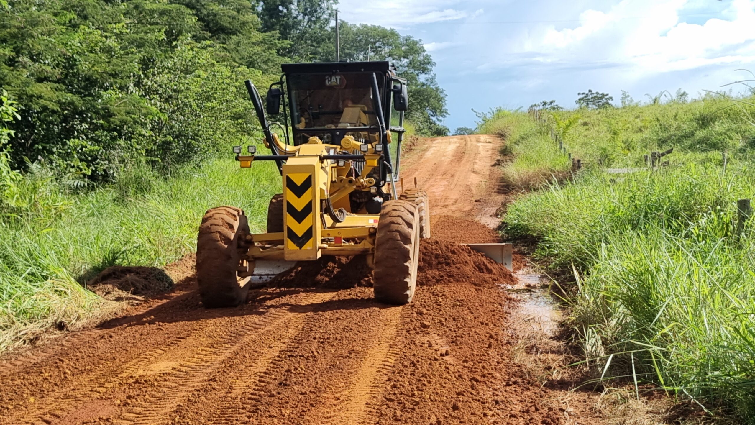 Secretaria de Obras conclui manutenção de estradas da comunidade Bacurizal