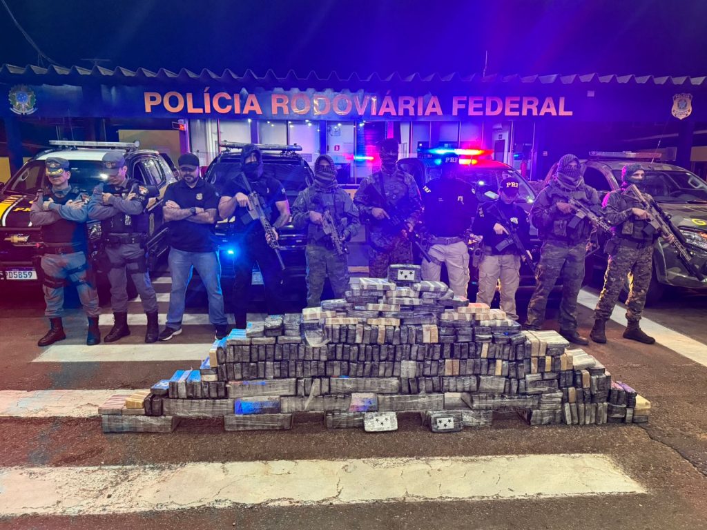 Caminhão que saiu de Pontes e Lacerda com droga é interceptado em Rondonópolis