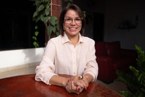 Vice-prefeita de Jauru tem condenação anulada e mantém mandato após decisão unânime da Justiça
