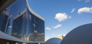 TSE amplia cooperação com plataformas digitais para combater desinformação