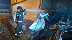 INCÊNDIO | Fogo atinge Laticínio Rovigo durante temporal em Curvelândia
