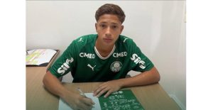 Jovem de São José dos Quatro Marcos assina contrato com o Palmeiras